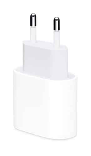 Apple 18W USB-C Power Adapter und Apple Lightning auf USB-C Kabel