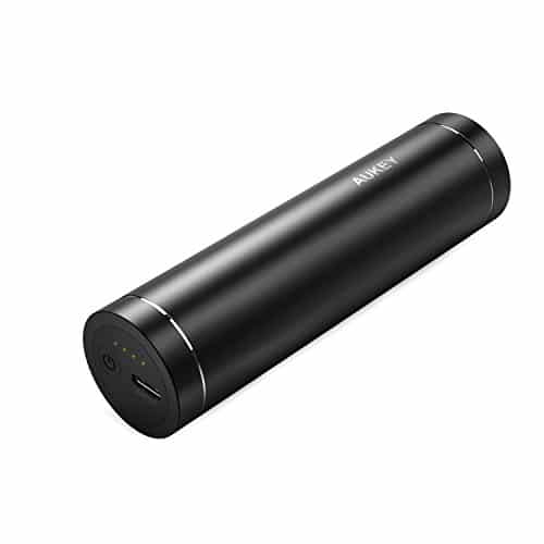 Aukey PB-Y8 Mini Powerbank 5000mAh, 1 USB C Port für Input 5V, 2A and Output 5V, 3A schwarz