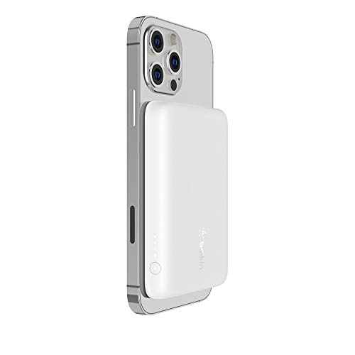 Belkin magnetische drahtlose Powerbank 2,5 K (portables Ladegerät, kompatibel mit MagSafe, für iPhone 14-Modelle, 2500 mAh, kompakte Ausführung zum Schnellladen USB-C/USB-C-Kabel enthalten) – Weiß