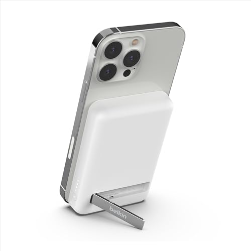 Belkin magnetische 5000-mAh-Powerbank, externer Handy-Akku, kompatibel mit MagSafe, mit Passthrough-Ladefunktion und Ständer, 7,5 W Ausgang, 10 W Eingang, kompatibel mit iPhone 16, 15, 14 – Weiß