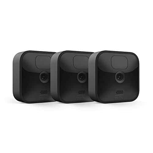 Blink Outdoor – kabellose, witterungsbeständige HD-Sicherheitskamera mit zwei Jahren Batterielaufzeit und Bewegungserfassung, funktioniert mit Alexa | 3 Kameras