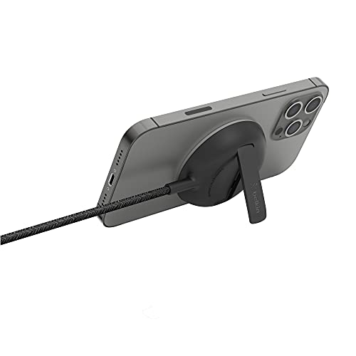 Belkin tragbares drahtloses Ladepad mit MagSafe (schnelles Laden mit bis zu 15 W, mit iPhone 13, 13 Pro, 13 Pro Max und 13 mini kompatibler Ständer, Netzteil nicht enthalten) – Schwarz