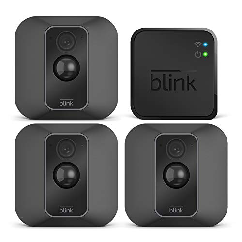 Die neue Blink XT2 - Smarte Sicherheitskamera | Für den Außen- und Innenbereich mit Cloud-Speicher, Zwei-Wege-Audio und 2-jähriger Batterielaufzeit | System mit drei Kameras