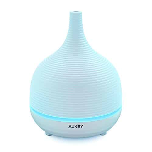 AUKEY Aroma Diffuser Ultraschall 500ml mit 7 Farben Nachtlicht ätherisches Öl Zerstäuber mit Auto-Timer Luftbefeuchter für Spa, Yoga, Schlafzimmer, Kinderzimmer, Wohnzimmer - Weiß