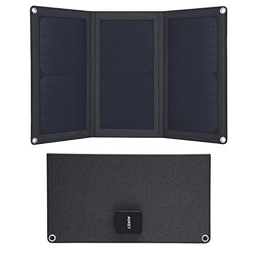 AUKEY Solarladegerät mit 21W und faltbaren SunPower-Solarpanels & zwei USB-Anschlüssen für iPhone, iPad, Samsung und weitere Geräte
