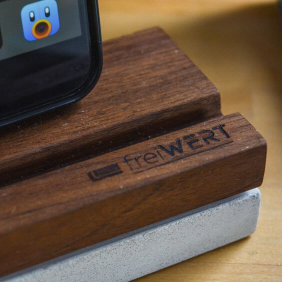 iPhones und iPads elegant laden: Das freiWERT-Dock [+ Gutschein]