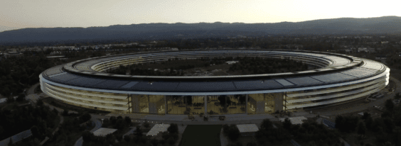 Apple Campus bei Sonnenuntergang | Matthew Roberts