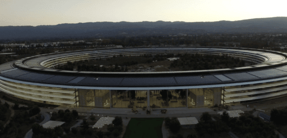 Apple Campus bei Sonnenuntergang | Matthew Roberts