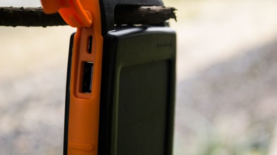 Im Test: Eine 15000mAh-Powerbank mit Solarzelle von RAVPower