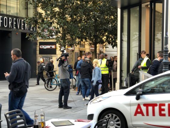 Schlange vor dem Apple Store in Wien zum iPhone 11-Launch - L. Gehrer / WakeUp Media