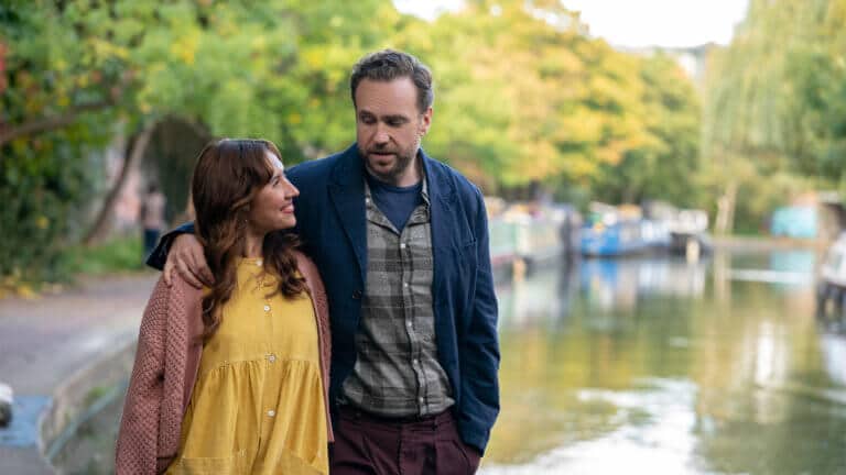 Esther Smith und Rafe Spall in "Trying" auf Apple TV+ - Apple TV+