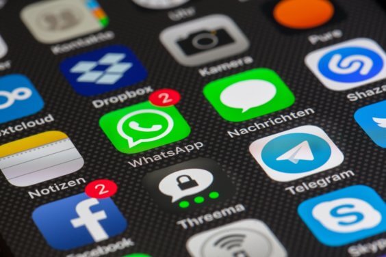 Gute Vorsätze für 2025: Deutsche wollen weniger Zeit am Handy verbringen, ihr auch?