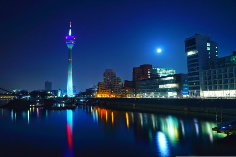 Düsseldorf bei Nacht