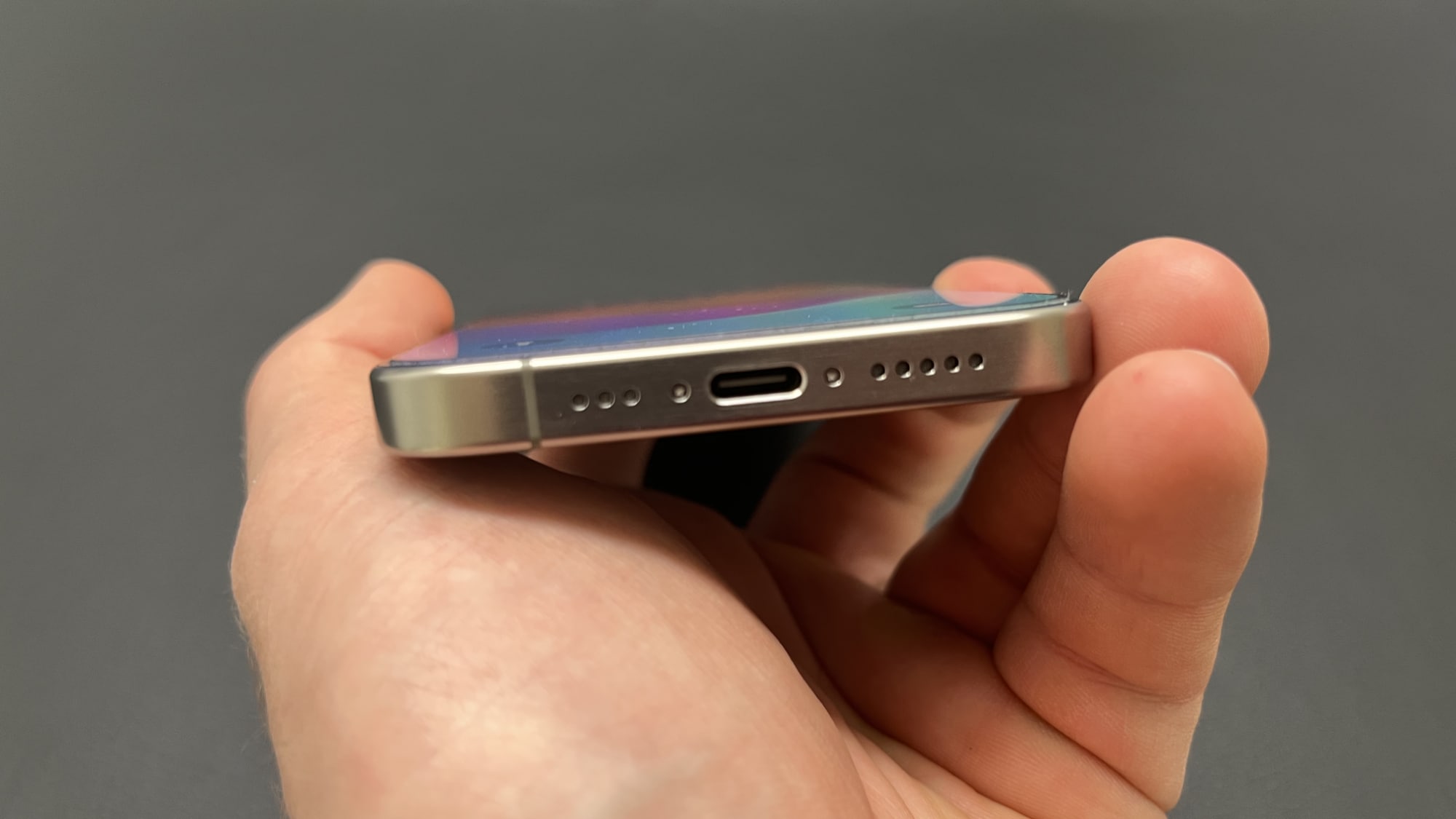 Es hat etliche Jahre gedauert und am Ende musste man Apple zwingen, auf USB-C zu wechseln.