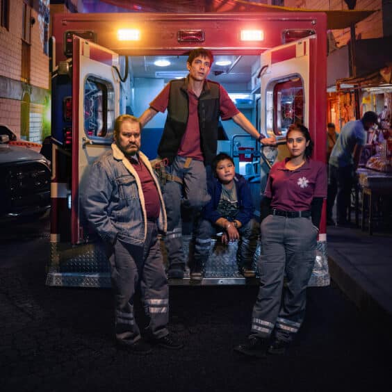 Apple TV+ stellt Trailer für die Serie „Midnight Family“ bereit