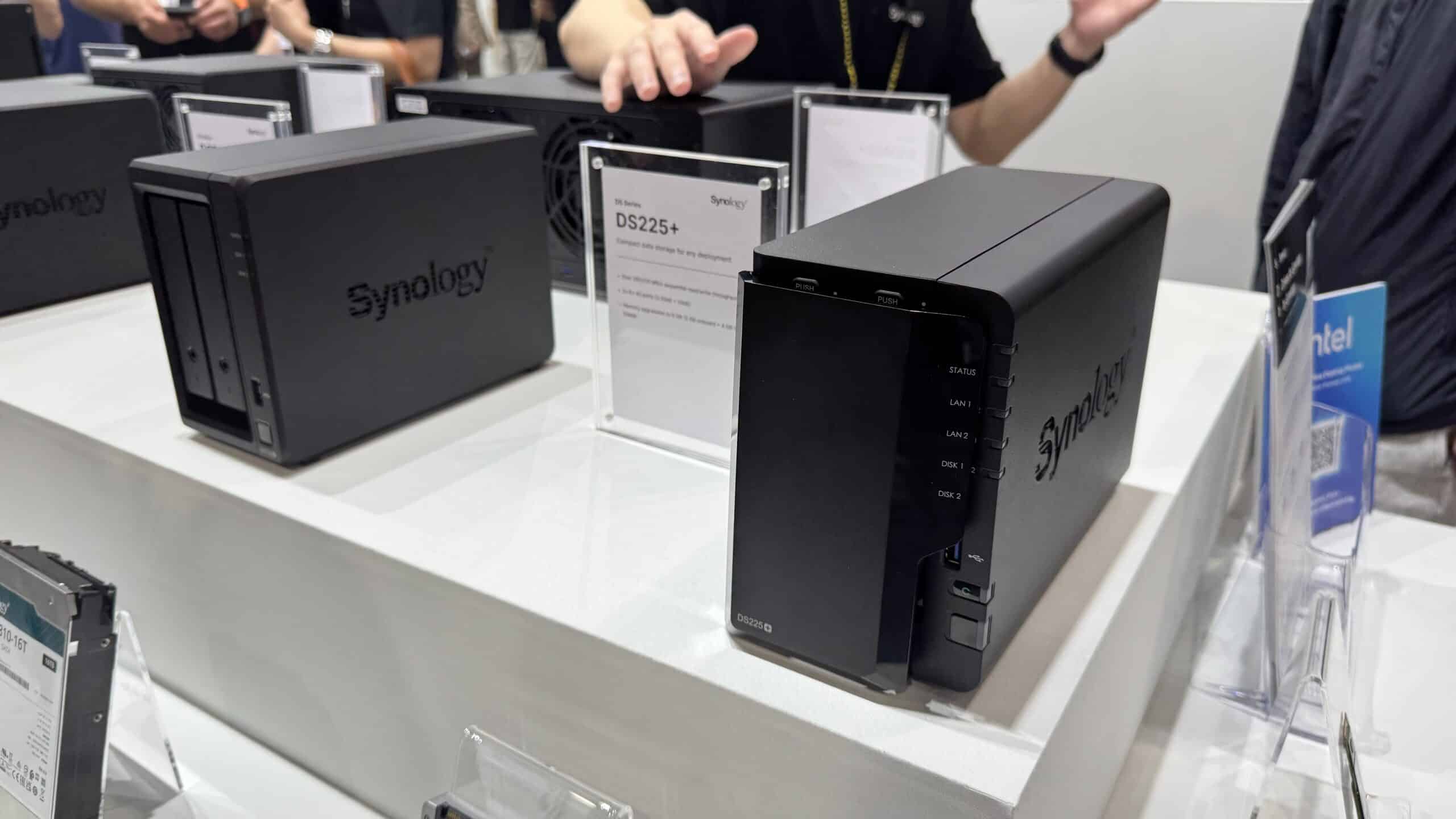 Die neue Synology DS225+ auf der Computex 2025.