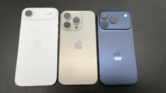Das iPhone Air kommt mit den gleichen hochwertigen Materialien wie die letztjährigen Pro-Modelle. Rechts das iPhone 17 Pro aus Aluminium.